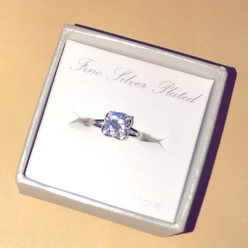 💍Glam Round Cushioned CZ Diamond Silver Ring 8💎 - Picture 9 of 16